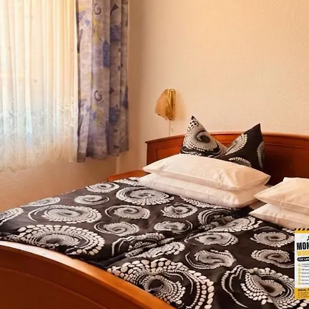 Dom-herz - Tv Monteurzimmer Doppelzimmer Im Zentrum Wlan, Parkplatz Apartment