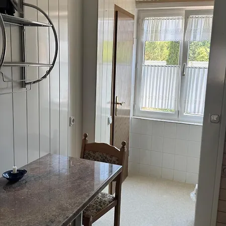 Apartment Dom-herz - Tv Monteurzimmer Doppelzimmer Im Zentrum Wlan, Parkplatz Halberstadt